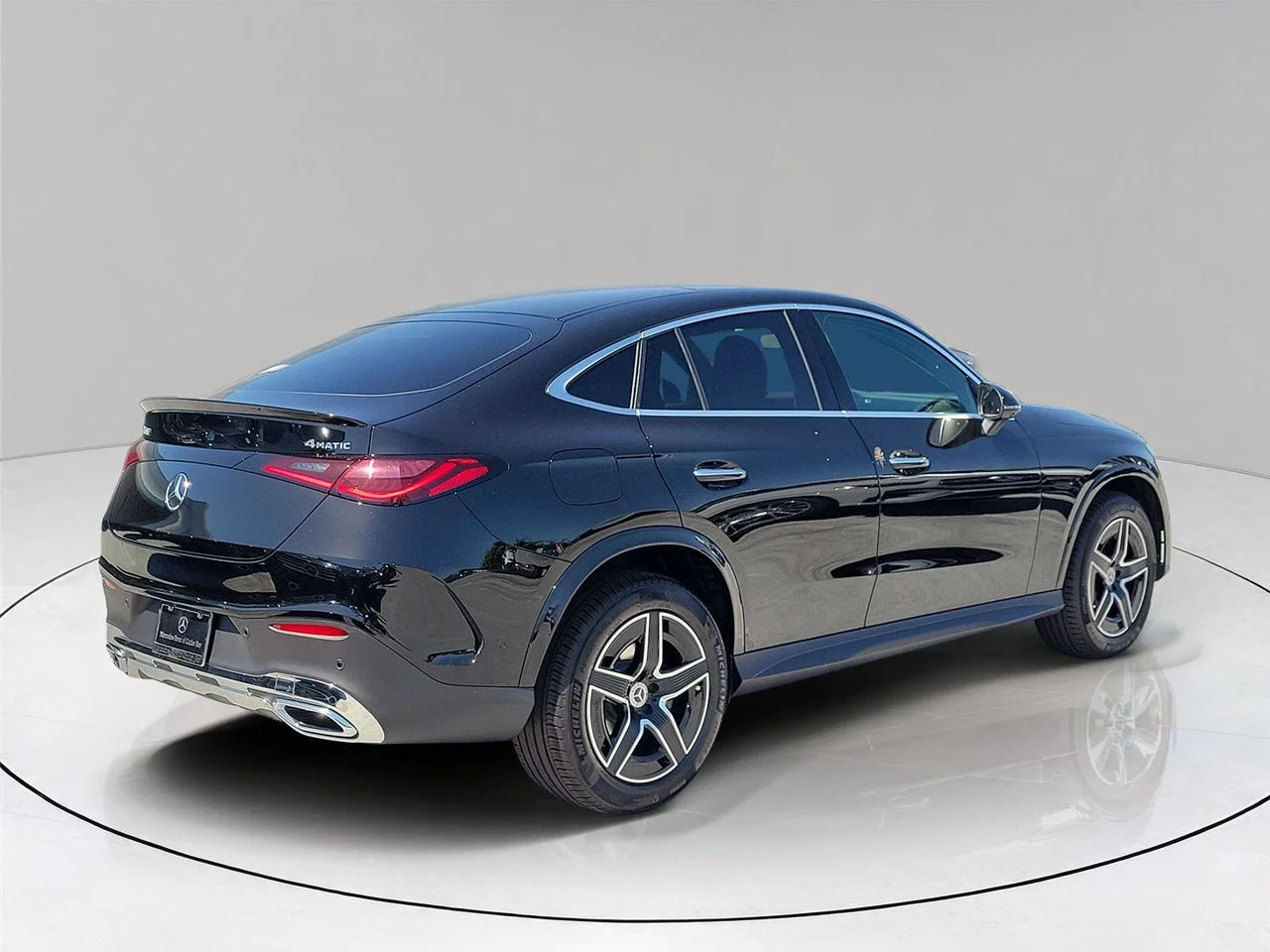 New 2027 Black Mercedes-Benz GLC 300 image 4