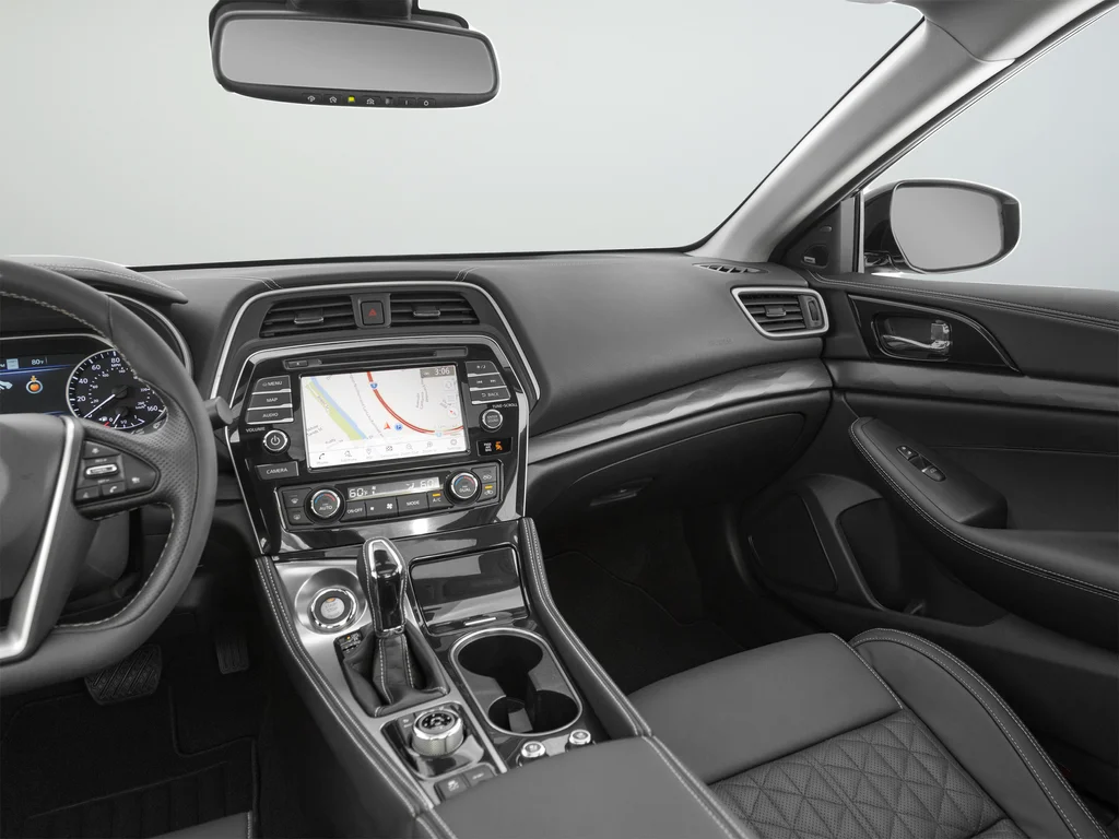Used 2022 Gray Nissan Platinum image 42