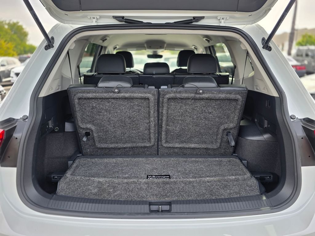2023 Volkswagen Tiguan SE - Photo 12
