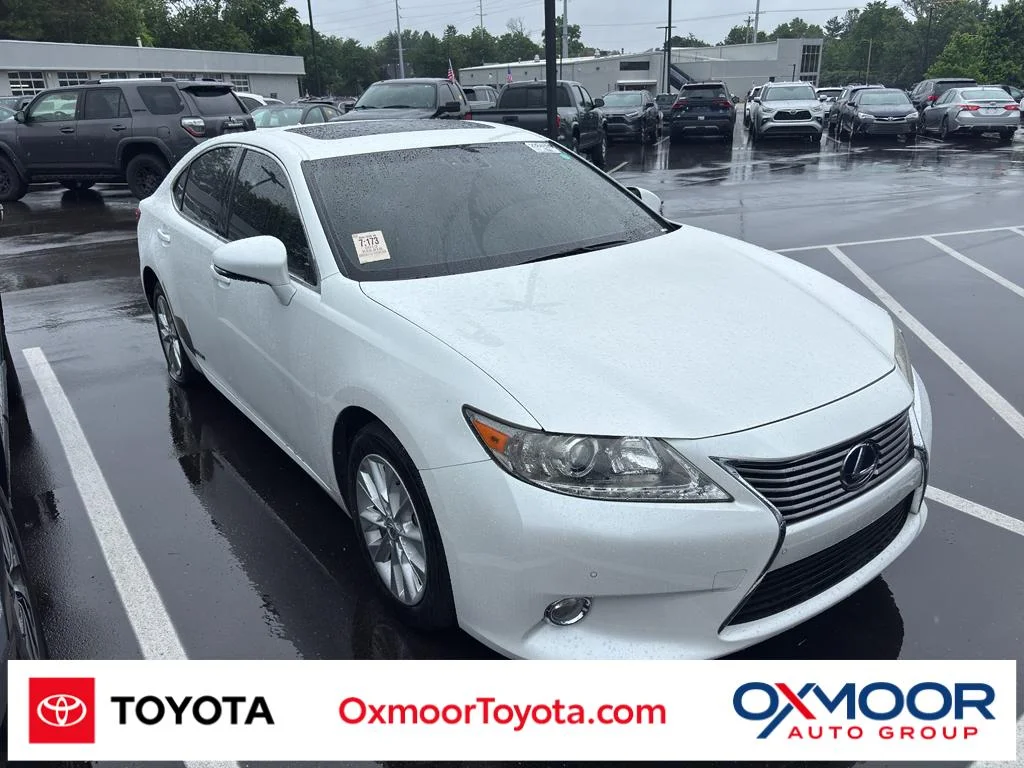 2013 Lexus ES 350 300h's photo