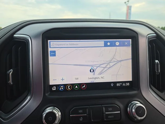 Used 2019 White GMC SLT image 23