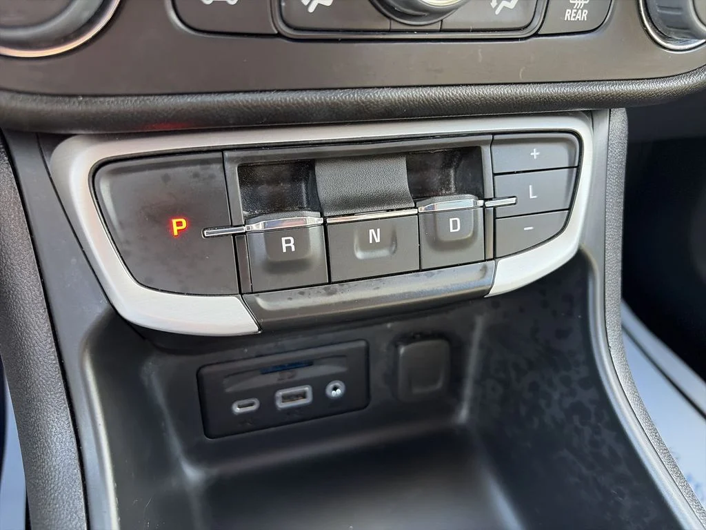 Certified Used 2023 White GMC SLT image 19