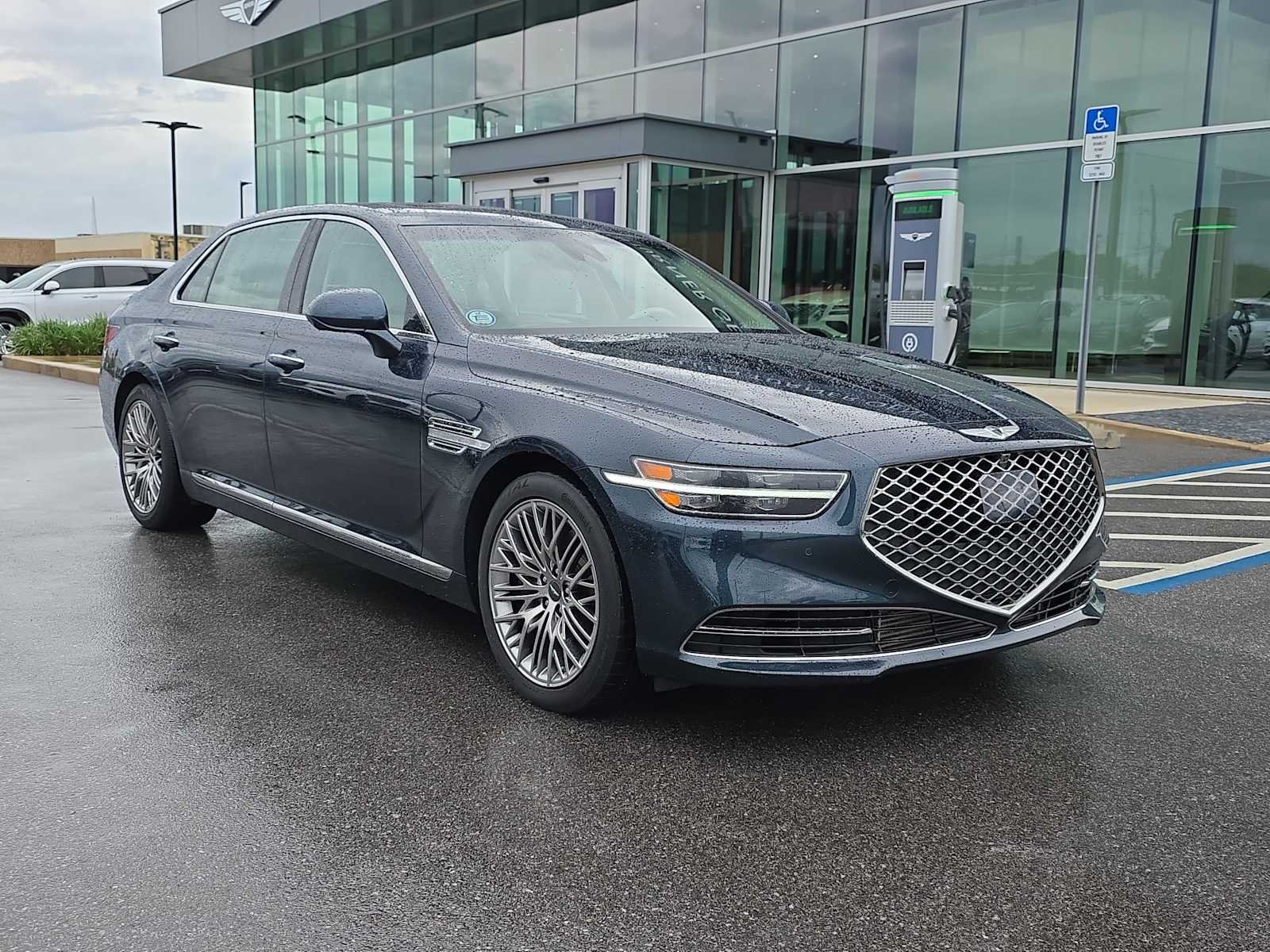 2022 Genesis G90 3.3T Premium's photo