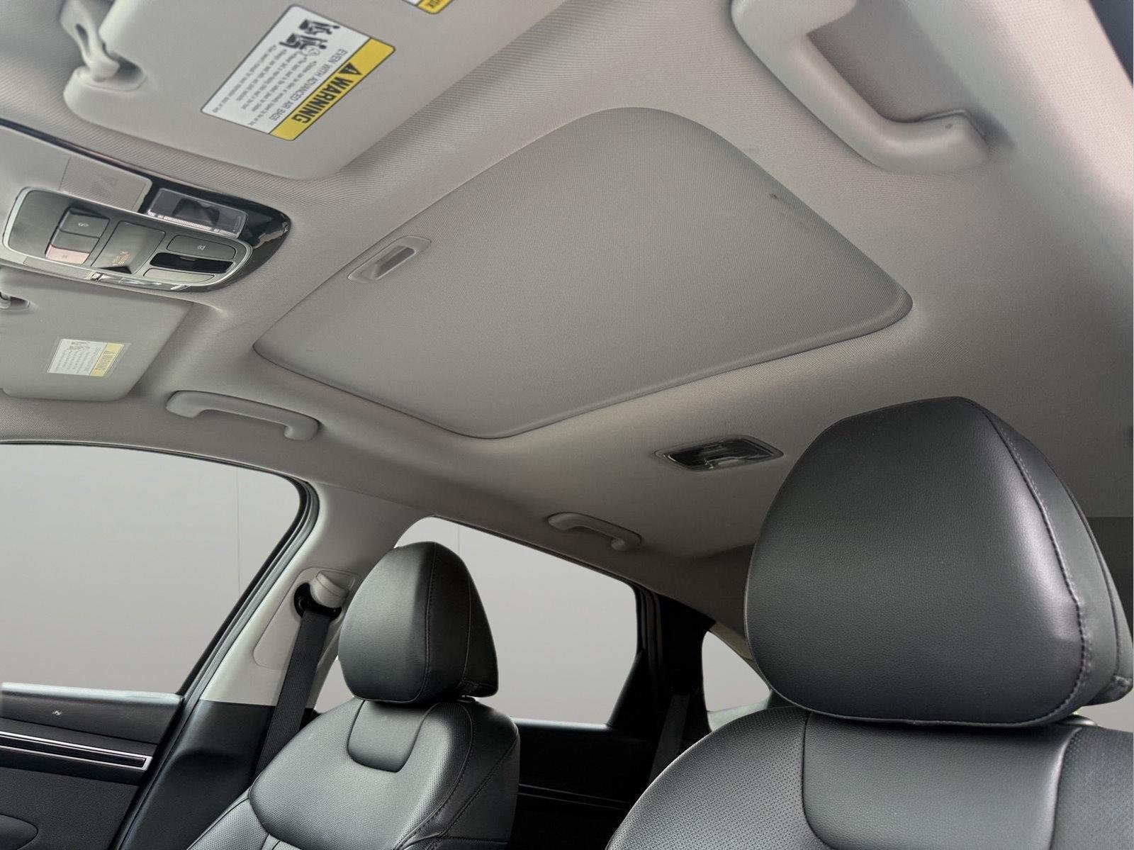 Used 2023 Shimmering Silver Hyundai SEL image 14