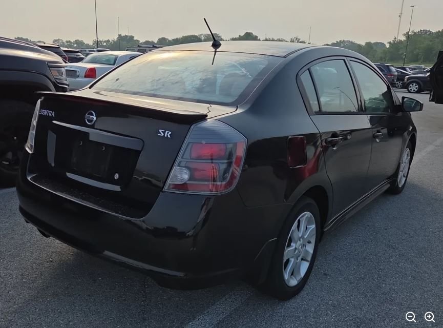 Used 2010 Black Nissan 2.0 SR image 3