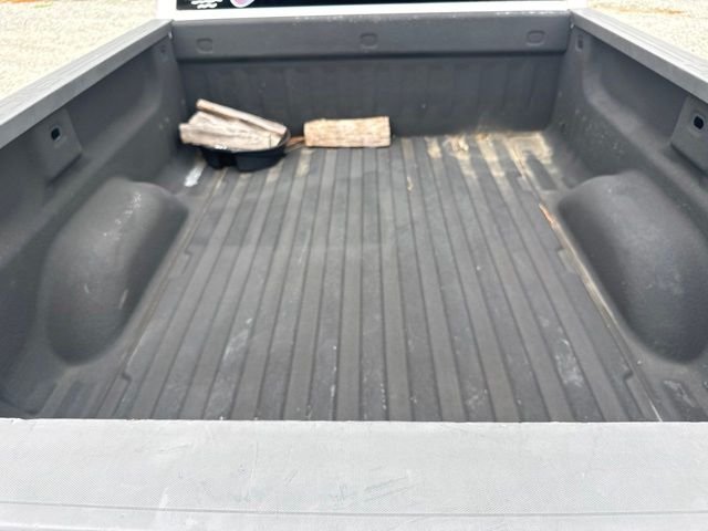 Used 2016 White GMC Base image 4
