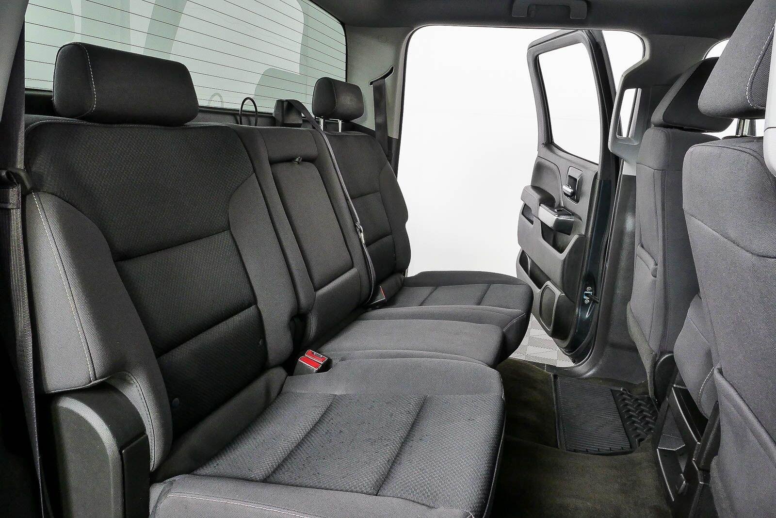Used 2017 GRAPHITE METALLIC Chevrolet LT image 19