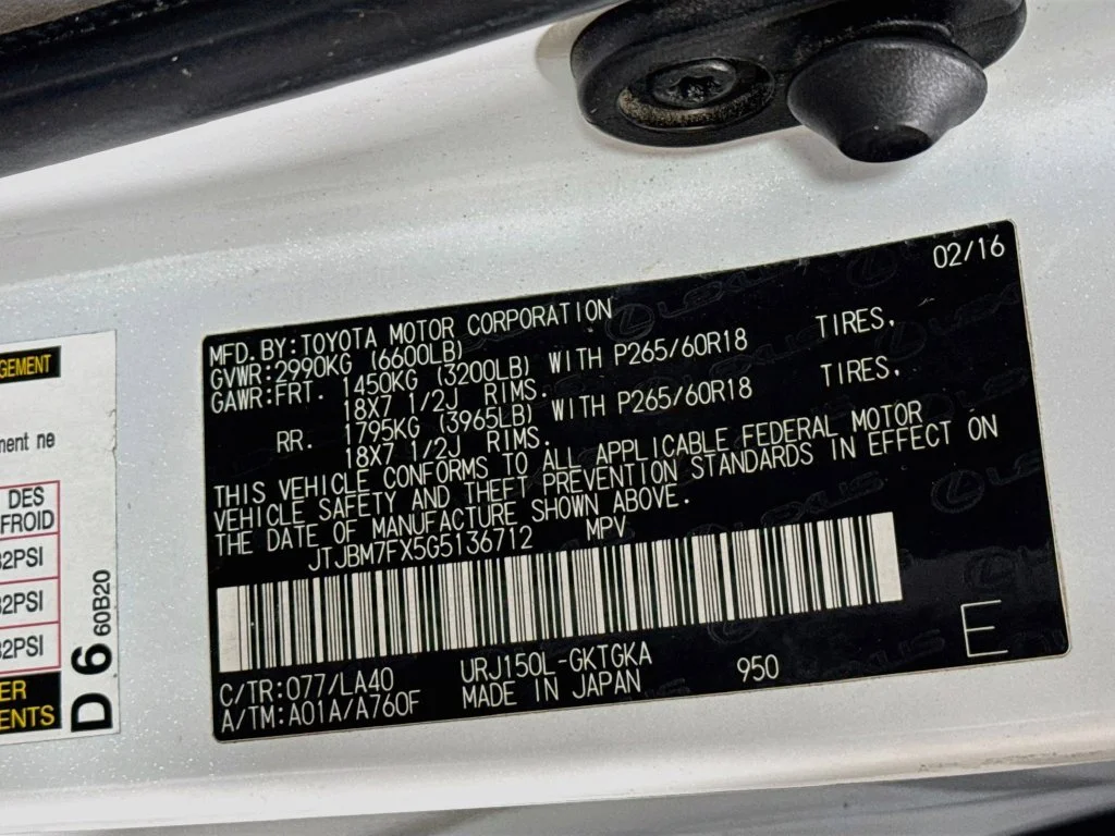 Used 2016 White Lexus 460 image 43