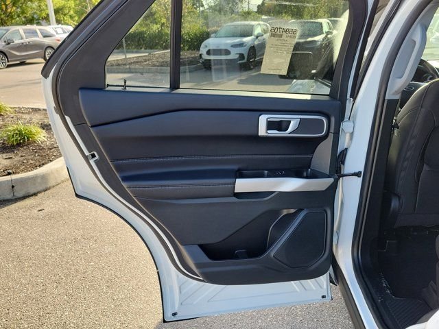 Used 2023 White Metallic Ford XLT image 15
