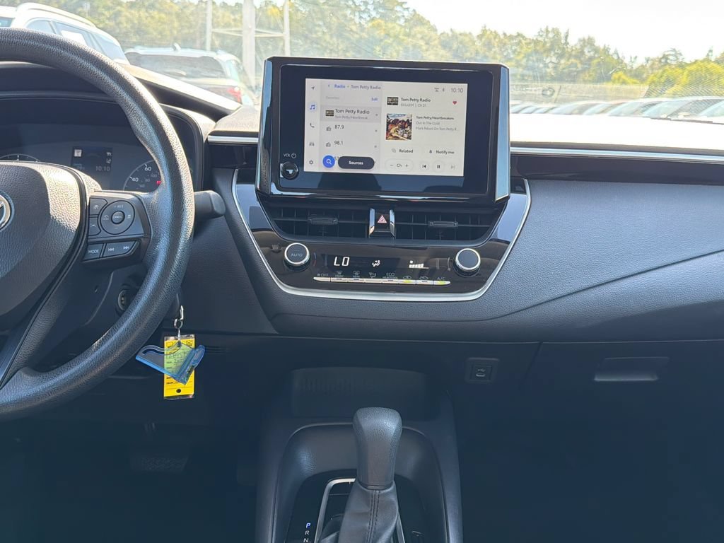 2025 Toyota Corolla LE - Photo 21