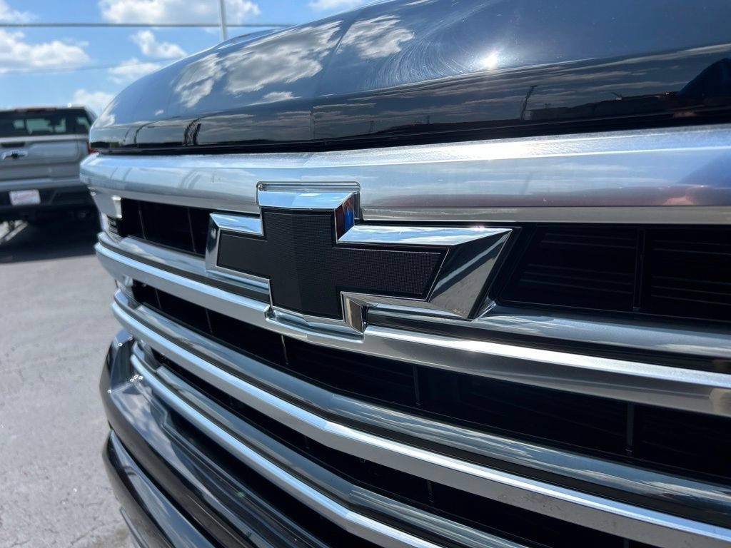 New 2026 Black Chevrolet High Country image 11