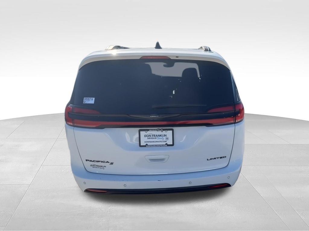 Used 2025 White Chrysler Limited image 7