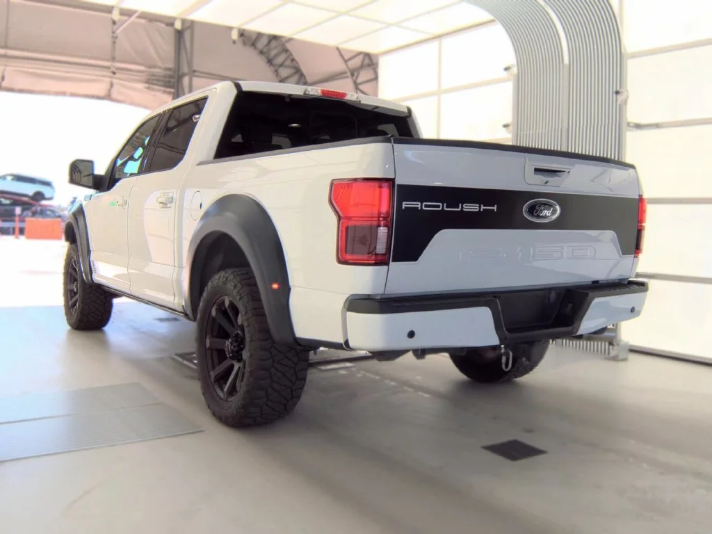 Certified Used 2019 Oxford White Ford Lariat image 3