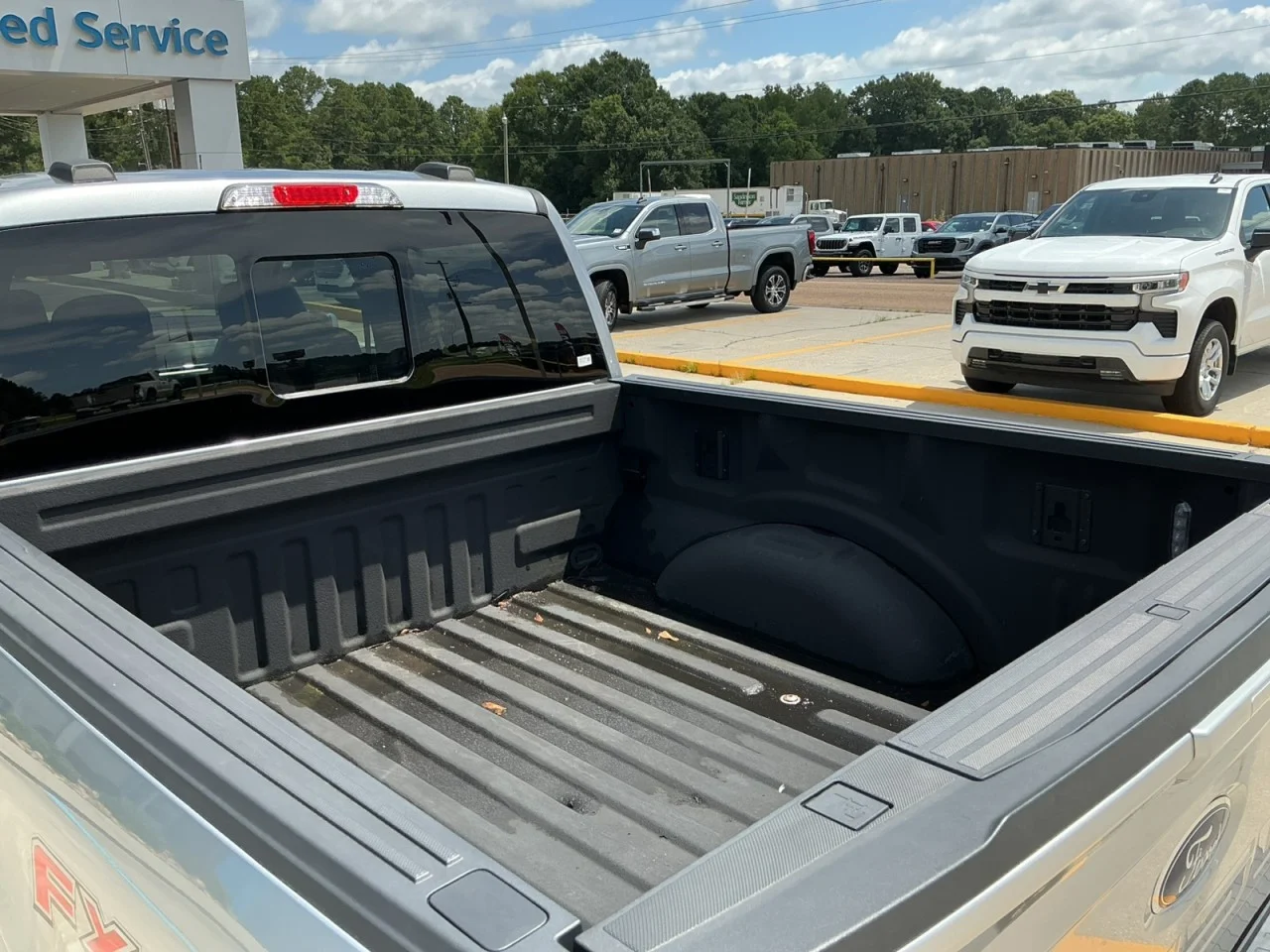 Used 2022 Grey Ford XL image 8
