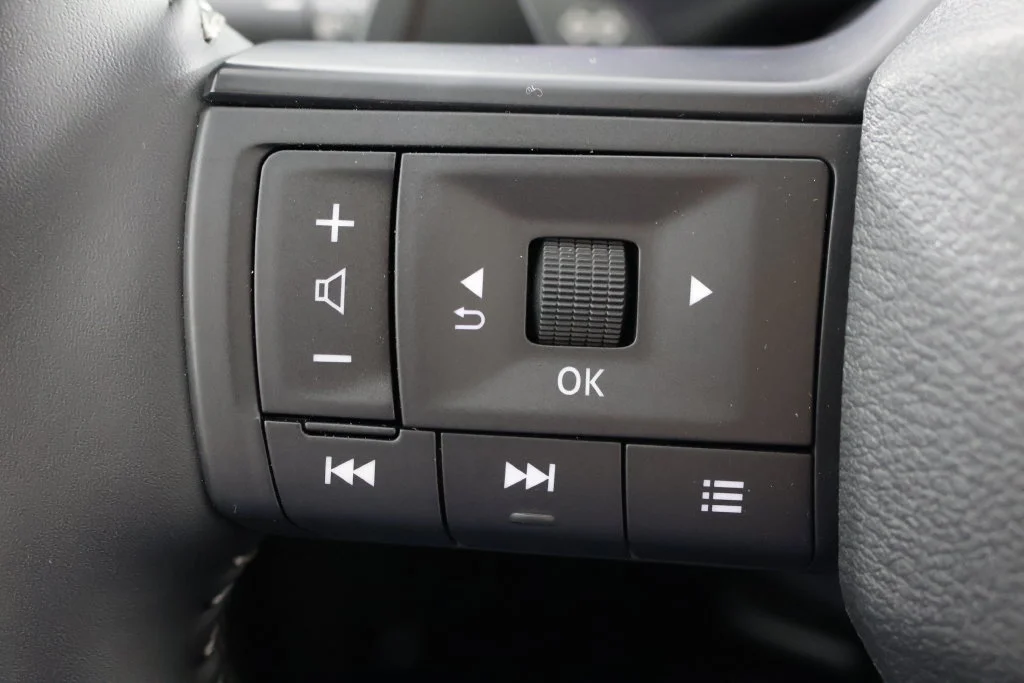 Used 2026 Scarlet Nissan SV image 11