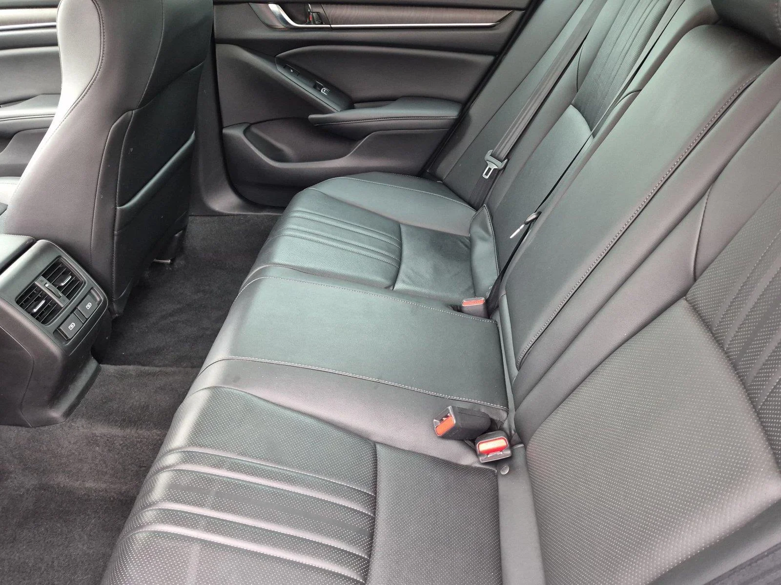 Used 2021 Platinum White Pearl Honda Touring image 33