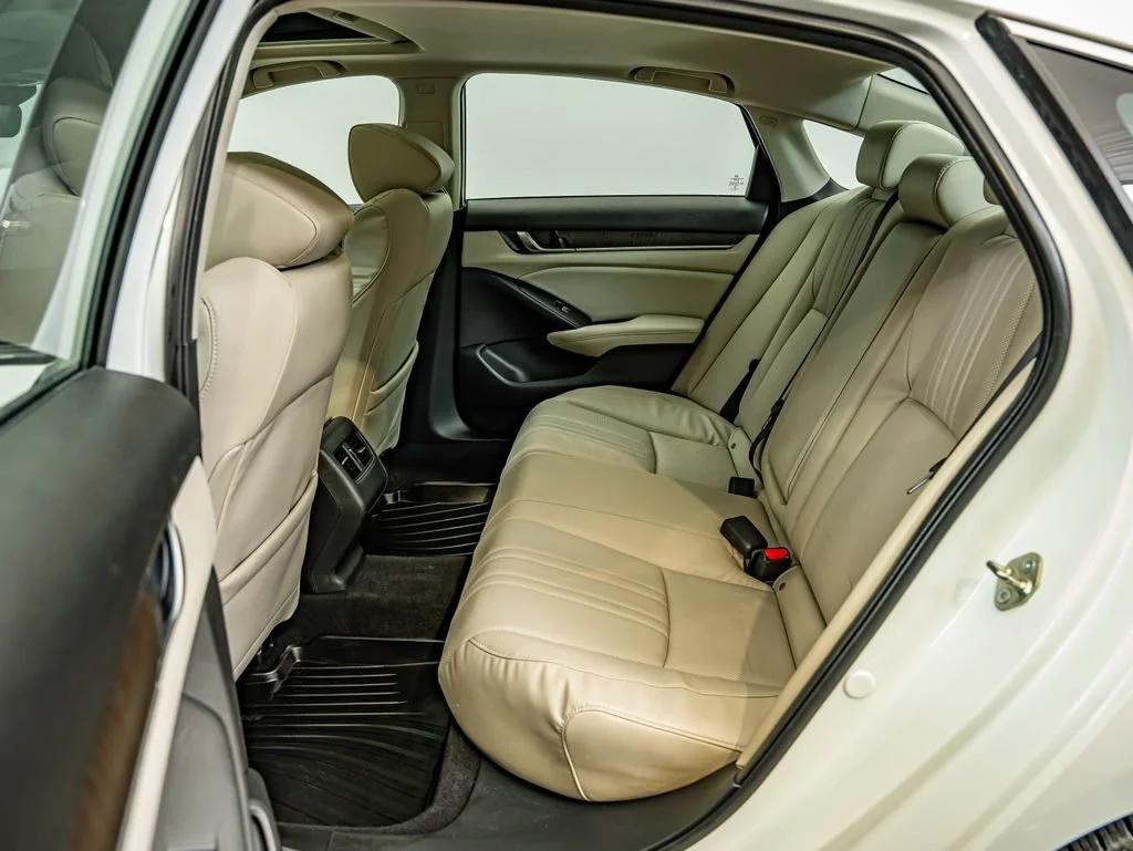 Used 2018 White Orchid Pearl Honda EX-L image 37