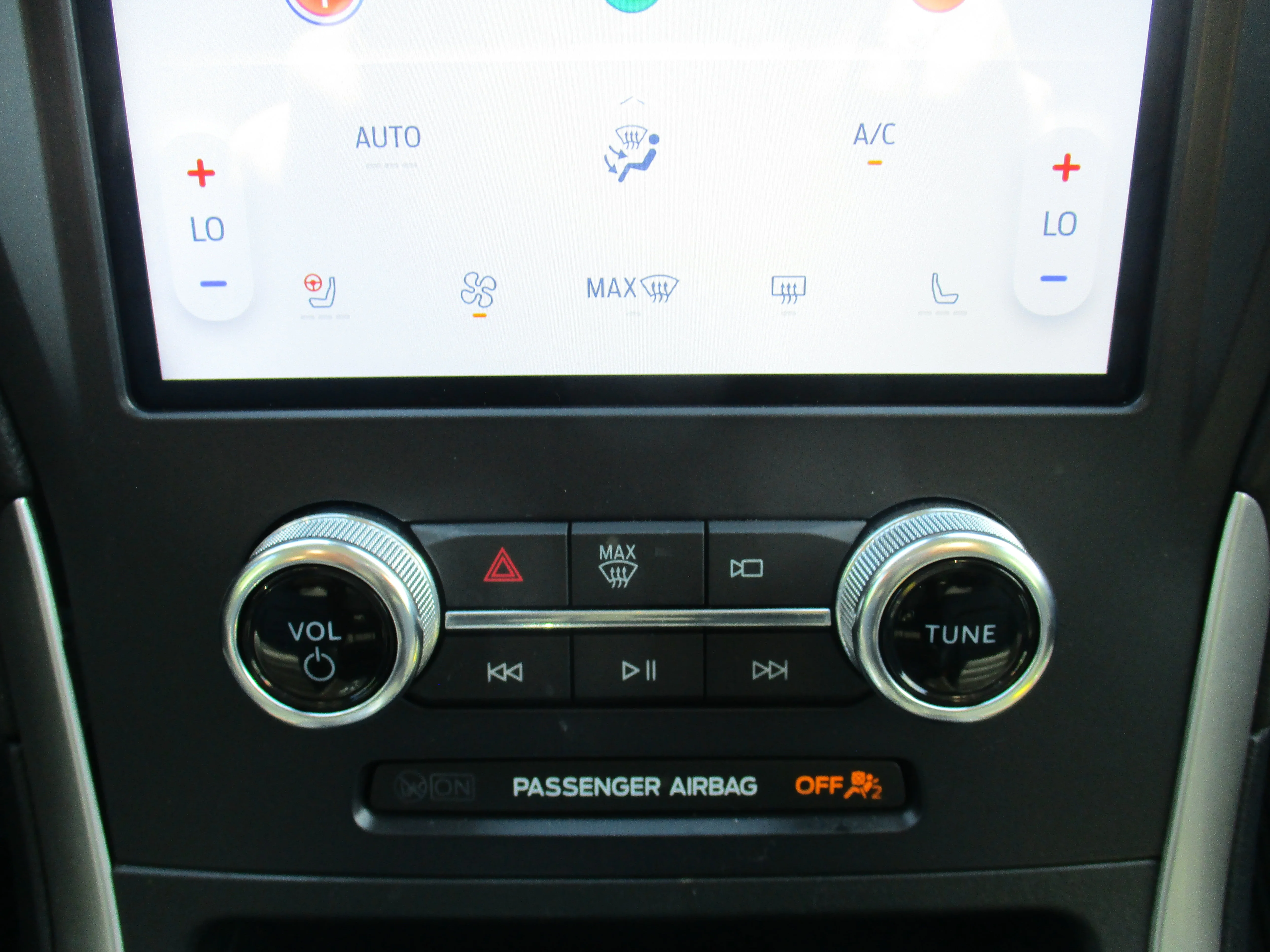 Used 2023 Star White Metallic Tri-Coat Ford SEL image 19