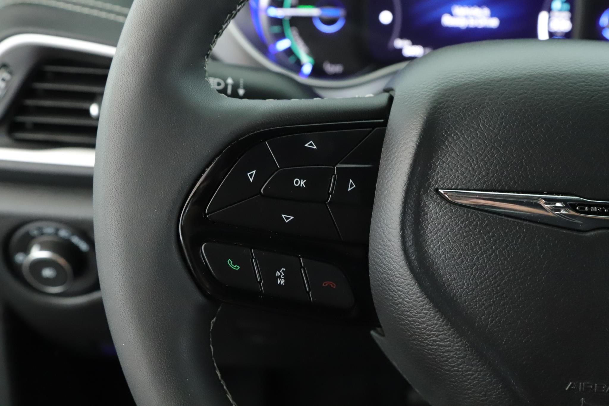 2022 Chrysler Pacifica Hybrid Touring L - Photo 12