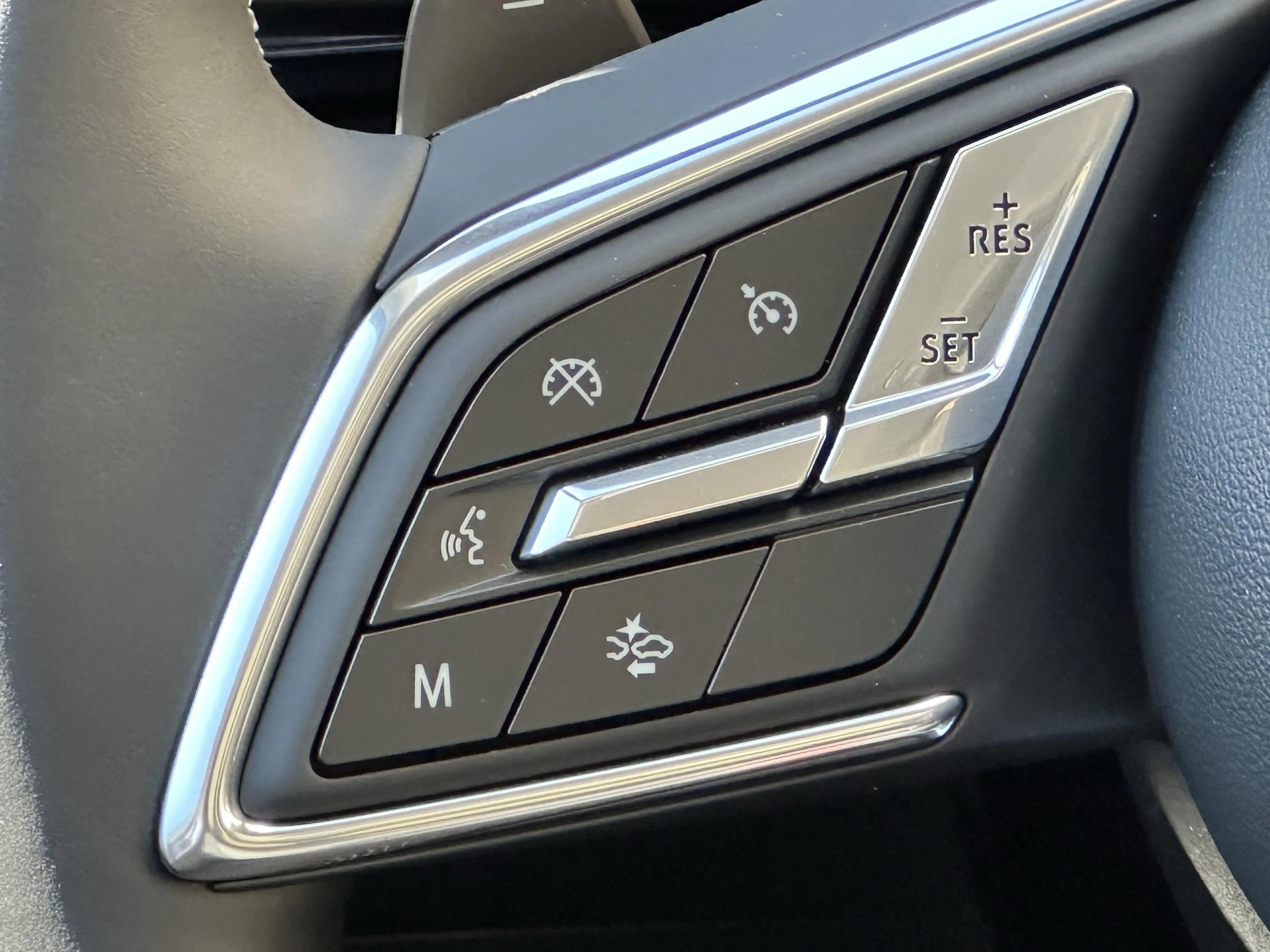 New 2026 Ebony Twilight Metallic Buick Avenir image 12