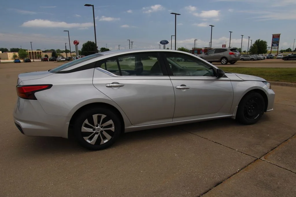 Used 2024 Silver Nissan 2.5 S image 5