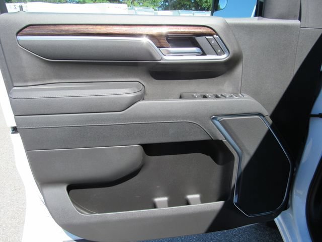 New 2026 Summit White GMC Elevation image 10