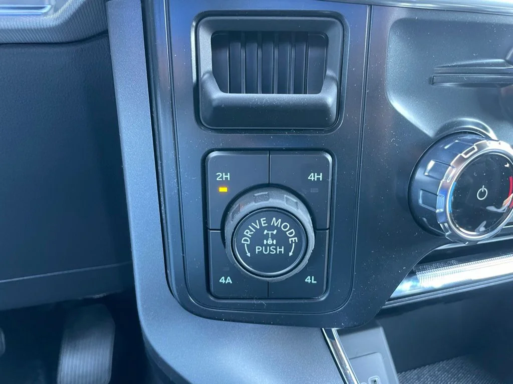 New 2026 Carbonized Gray Metallic Ford Lariat® image 12