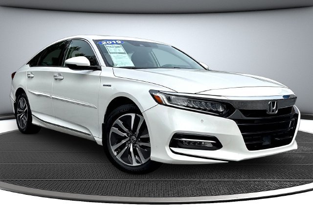 Used 2019 White Honda Touring image 3