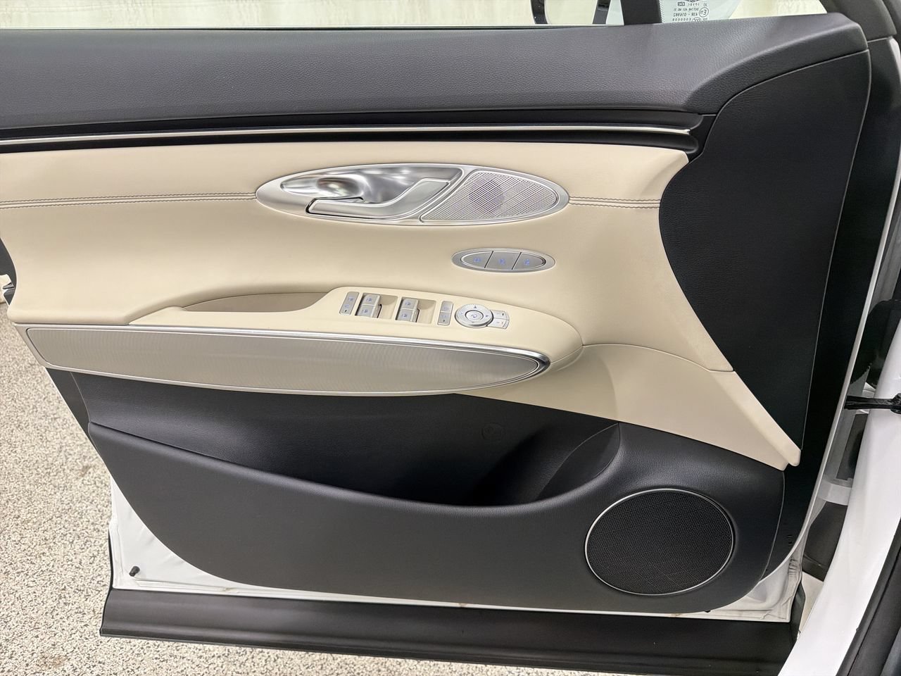 2024 GENESIS GV70 Standard - Photo 18