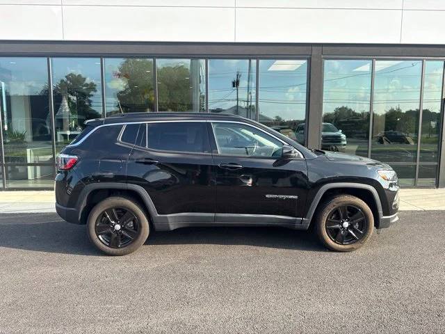 Used 2022 Black Jeep Latitude image 2