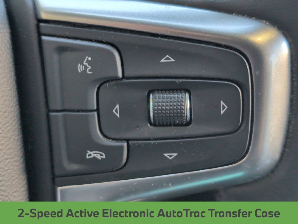 Used 2022 Gray Chevrolet Z71 image 27