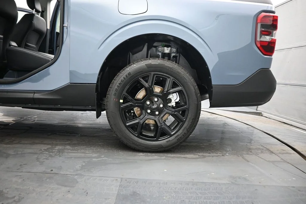 New 2026 Azure Gray Metallic Tri-Coat Ford Lariat image 23