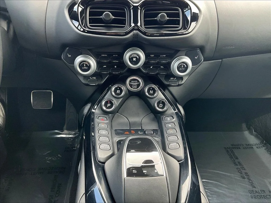 Used 2020  Aston Martin  image 14