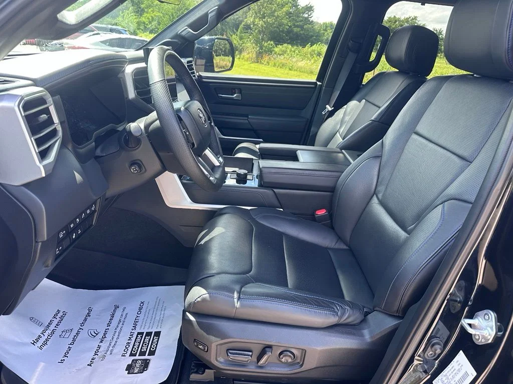 2024 Toyota Sequoia SR5 - Photo 12