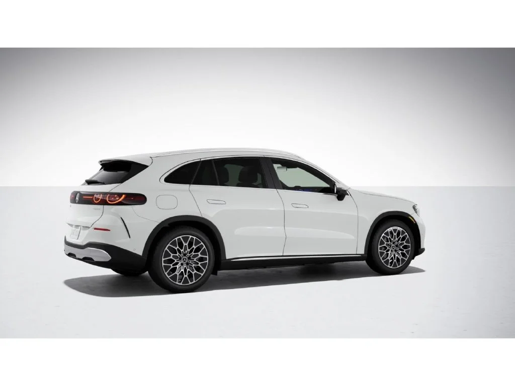 New 2027 White Mercedes-Benz GLC 400 image 19