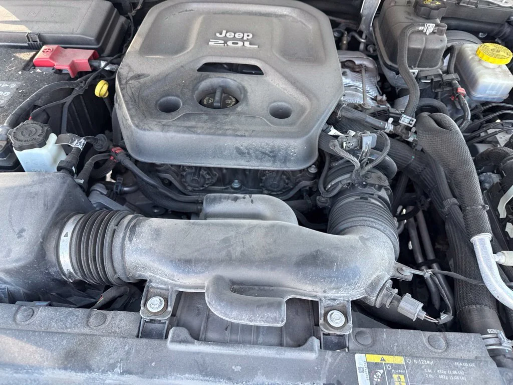 Used 2018 White Jeep Unlimited Sahara image 23