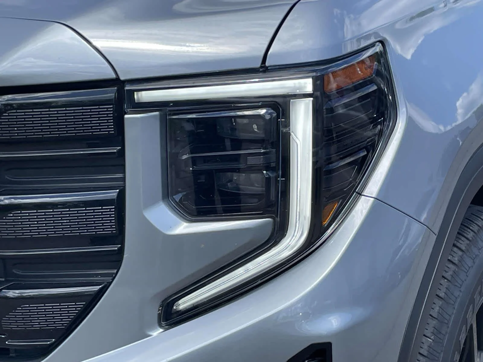 Used 2023 Sterling Metallic GMC Elevation image 13