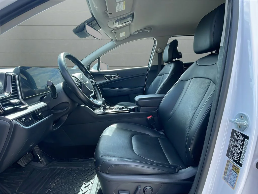 Used 2023 White Kia EX image 10