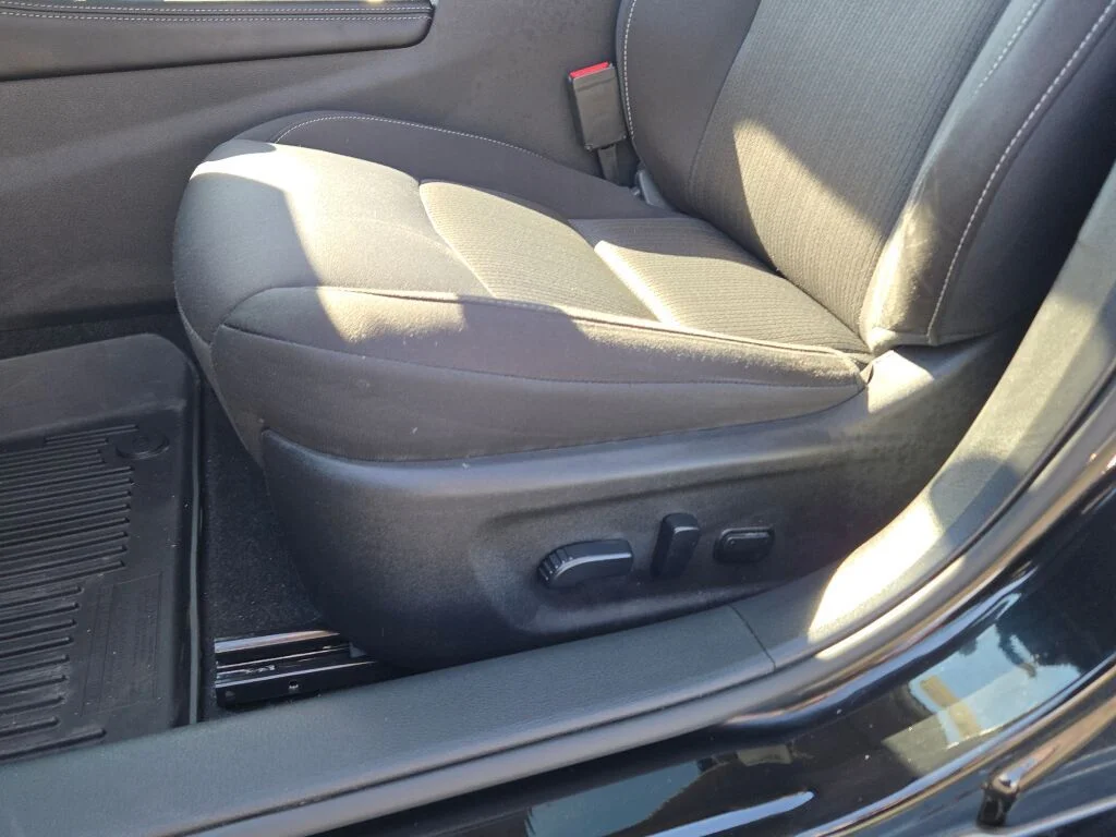 Used 2024 Black Nissan 2.5 SV image 22