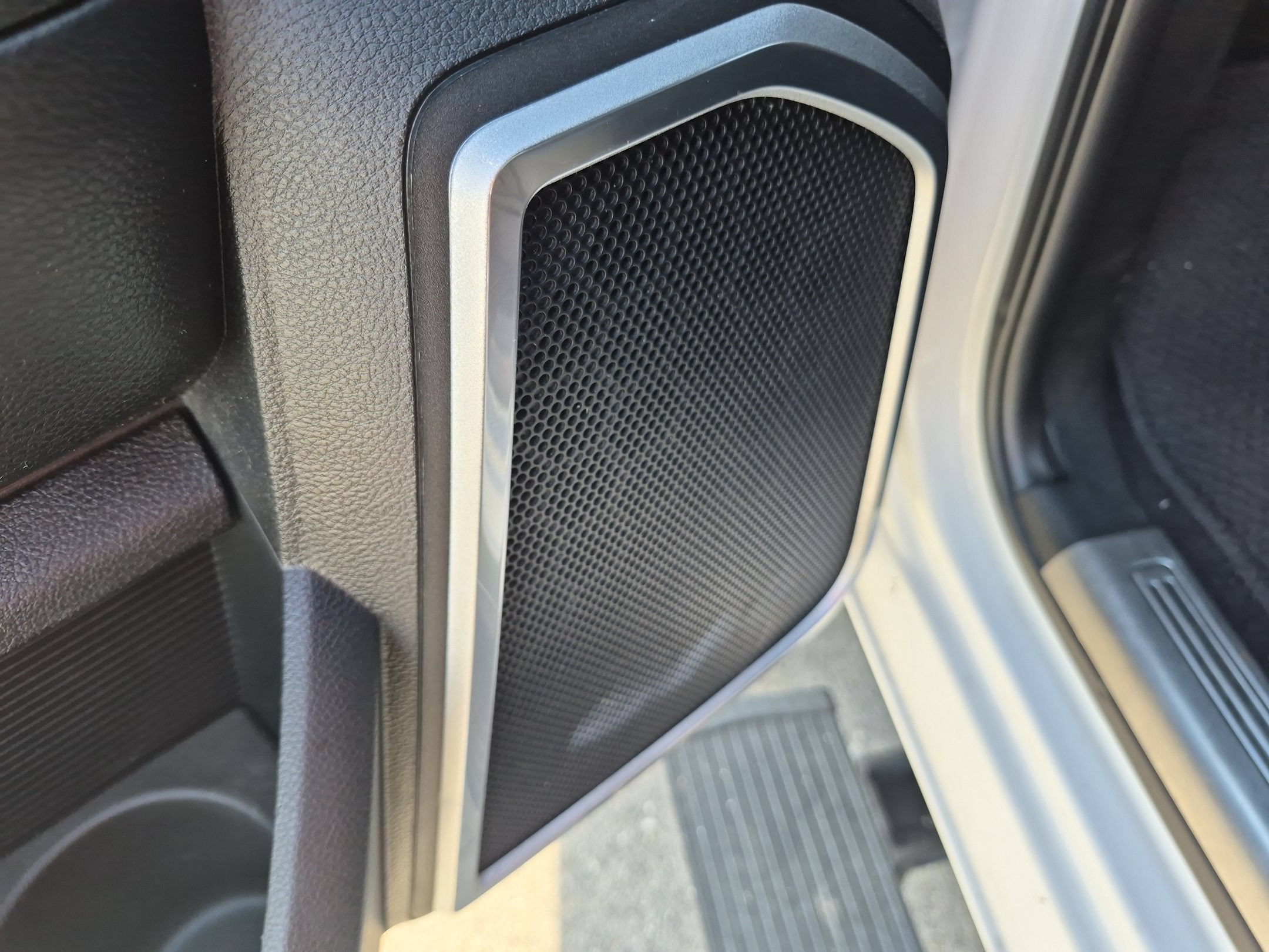 Used 2019 Bright White Clearcoat Ram Laramie image 13