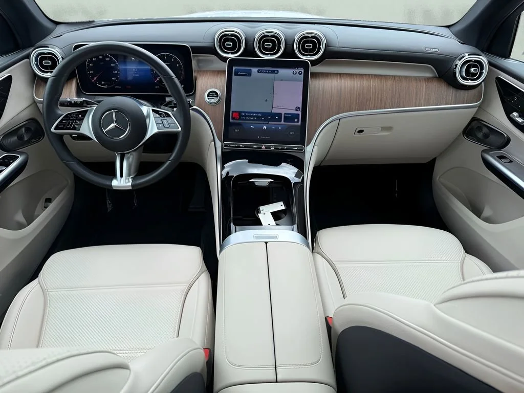 Used 2023 White Mercedes-Benz GLC 300 image 16