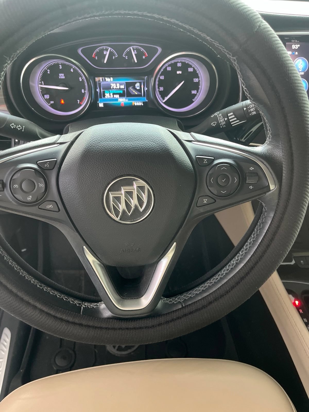 Used 2020 SUMMIT WHITE Buick Essence image 19