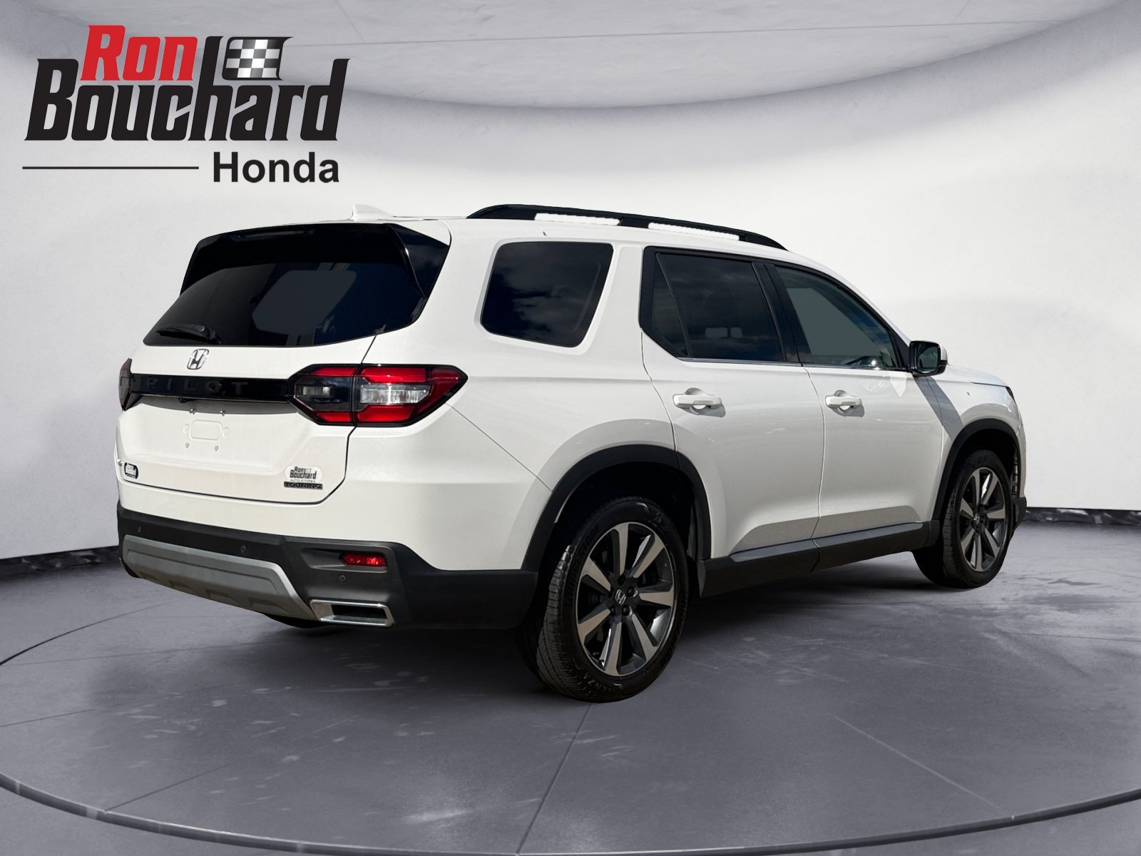Certified Used 2025 Platinum White Pearl Honda Touring image 2