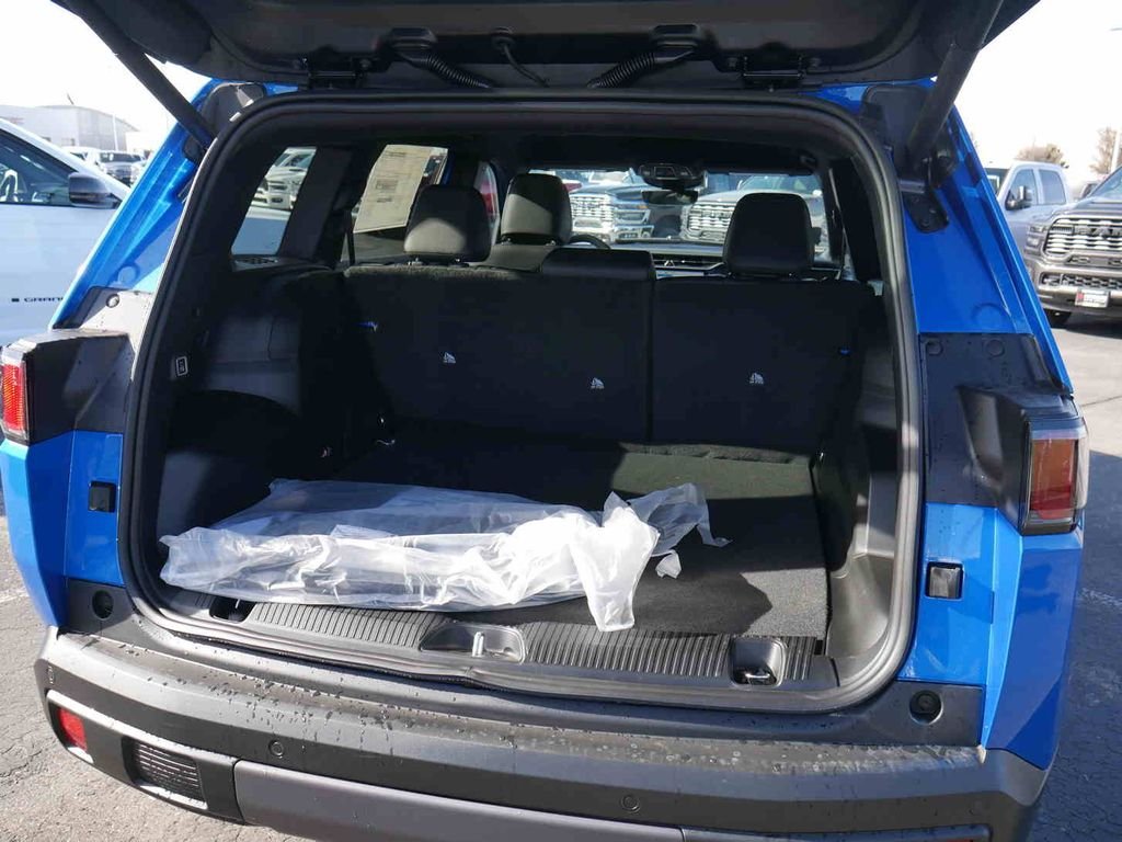 New 2026 Hydro Blue Pearlcoat Jeep Limited image 8