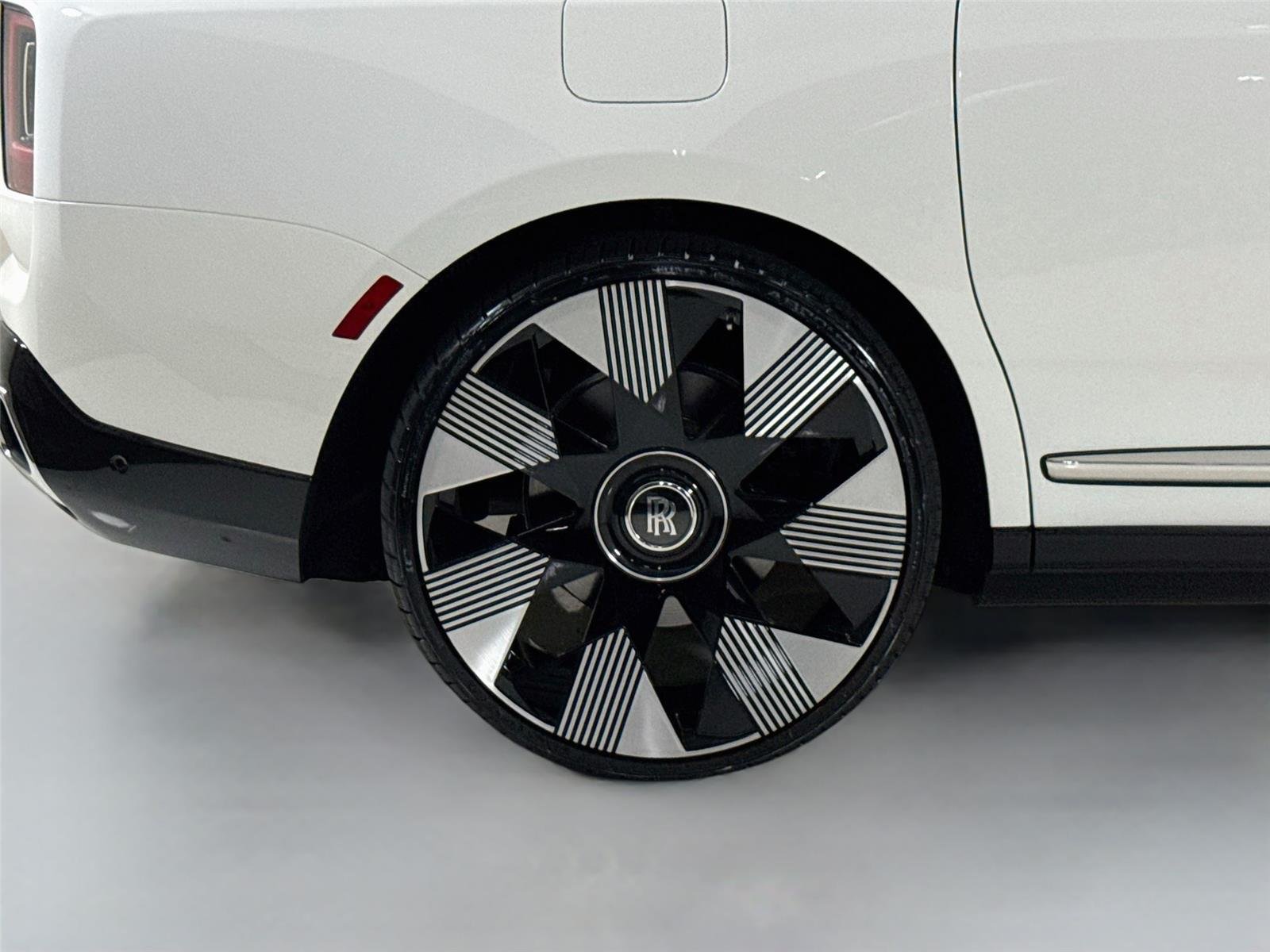 Used 2025 English White Rolls-Royce 26