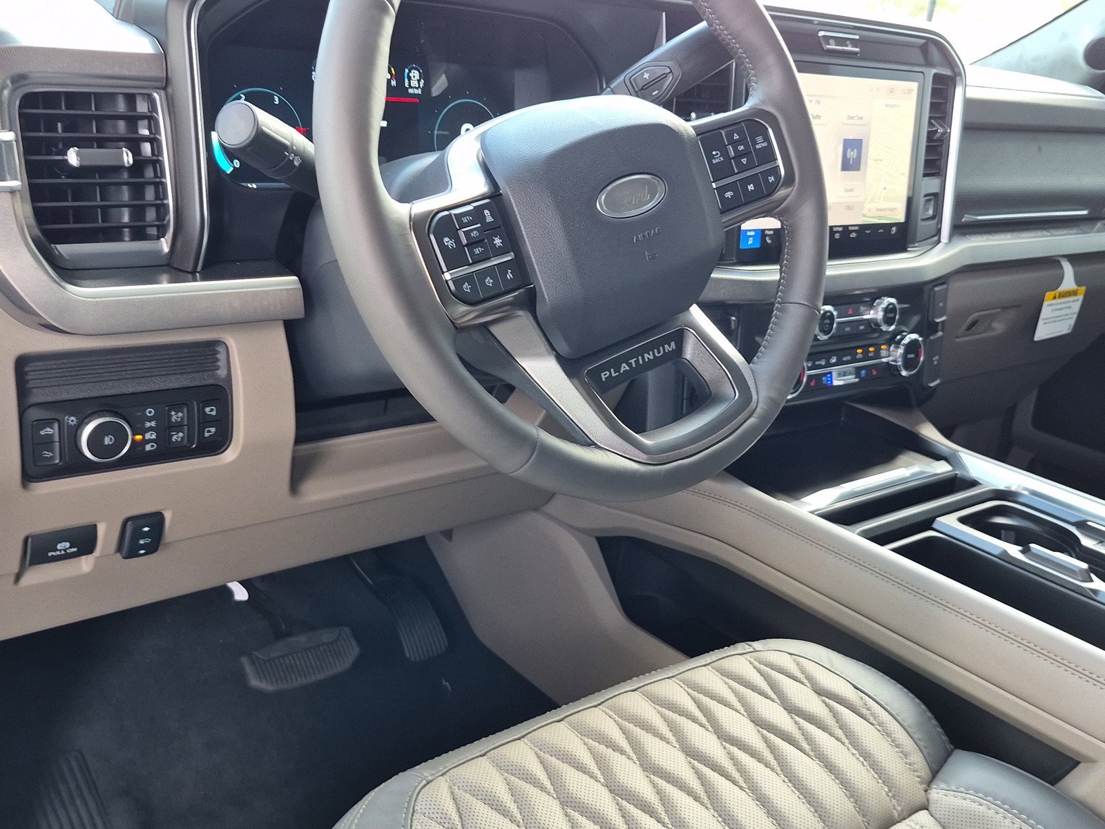 New 2026 Star White Metallic Tri-Coat Ford F-450® Platinum® image 20