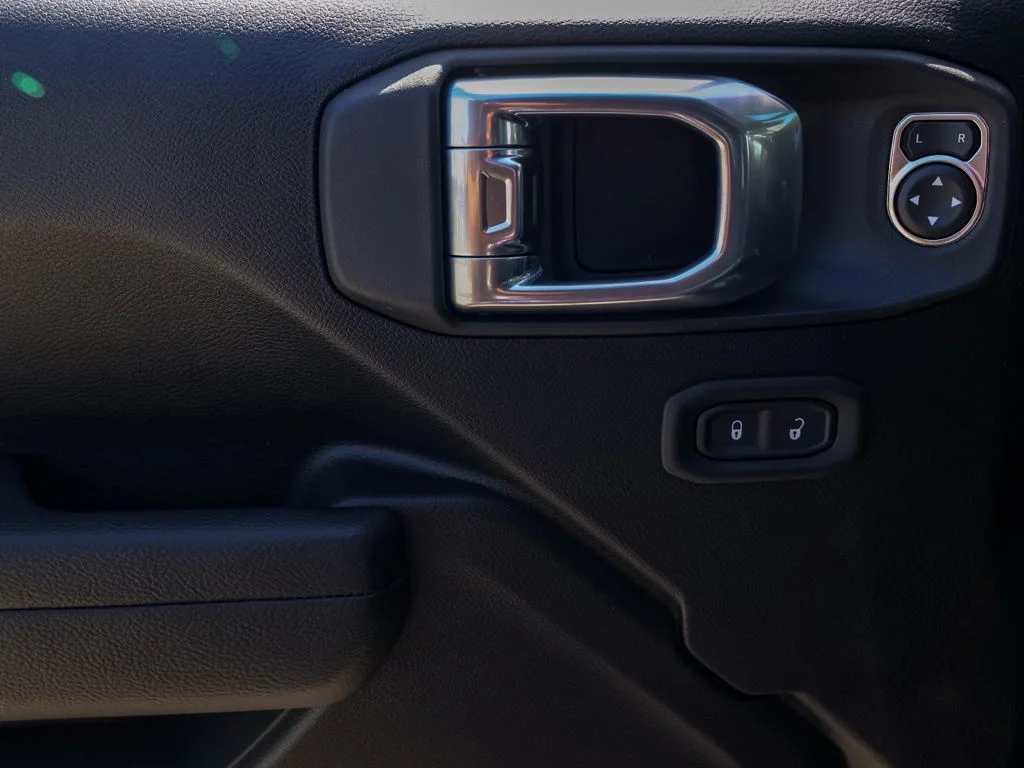 New 2026 Reign Exterior Paint Jeep Sport S image 23