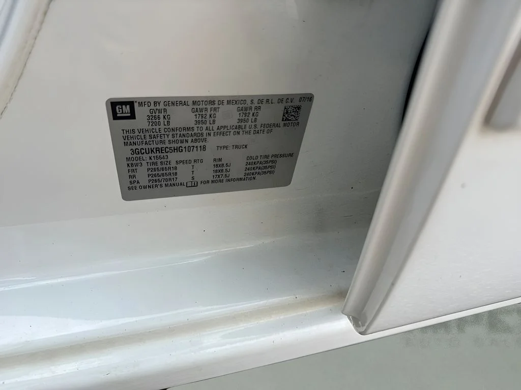 Used 2017 White Chevrolet 2LT image 35
