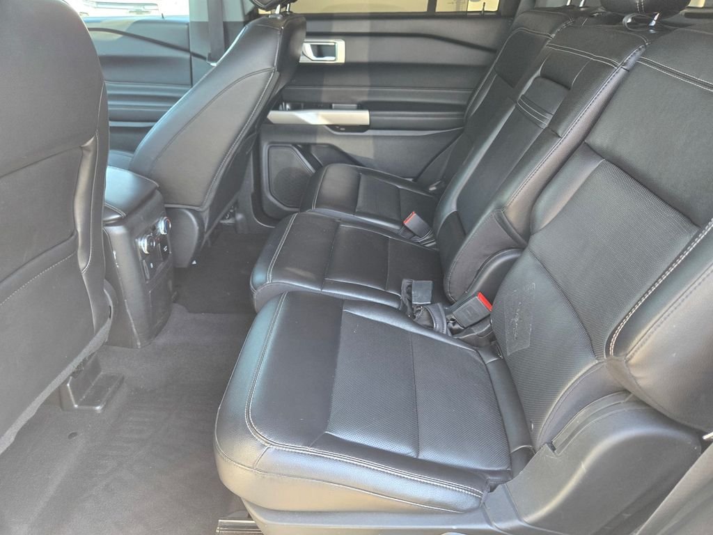Used 2022 White Ford Limited image 10