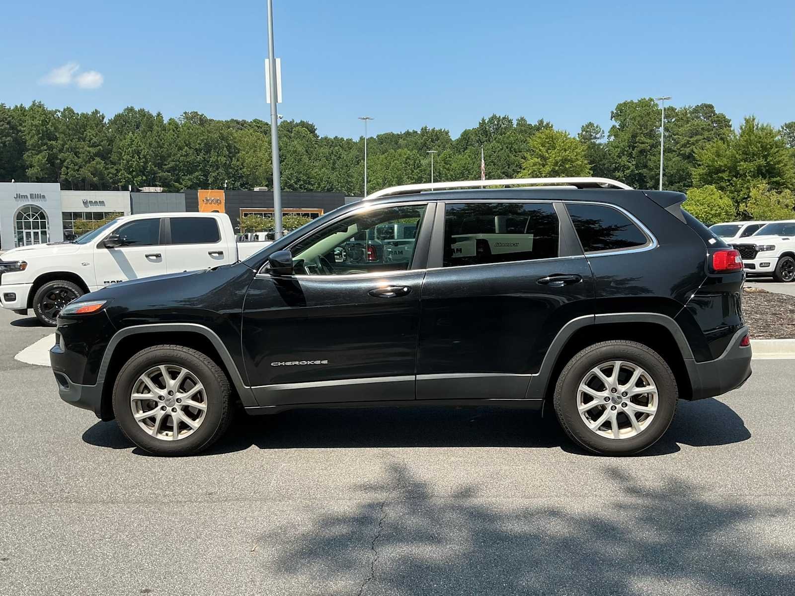 Used 2017 Jeep Cherokee Latitude with VIN 1C4PJMCS4HW601632 for sale in Woodstock, GA